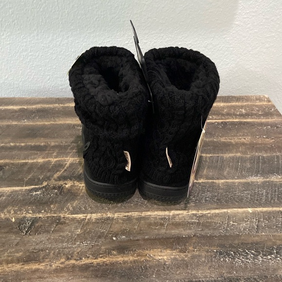 MUK LUKS CABLE KNIT SLIPPERS - Picture 4 of 6